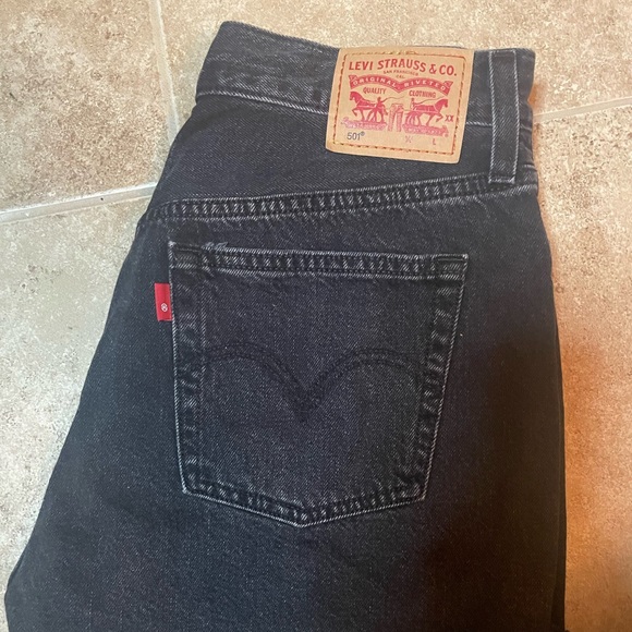 LEVIS SHORTS - Picture 5 of 5